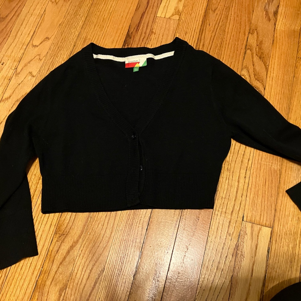 Cropped black cardigan